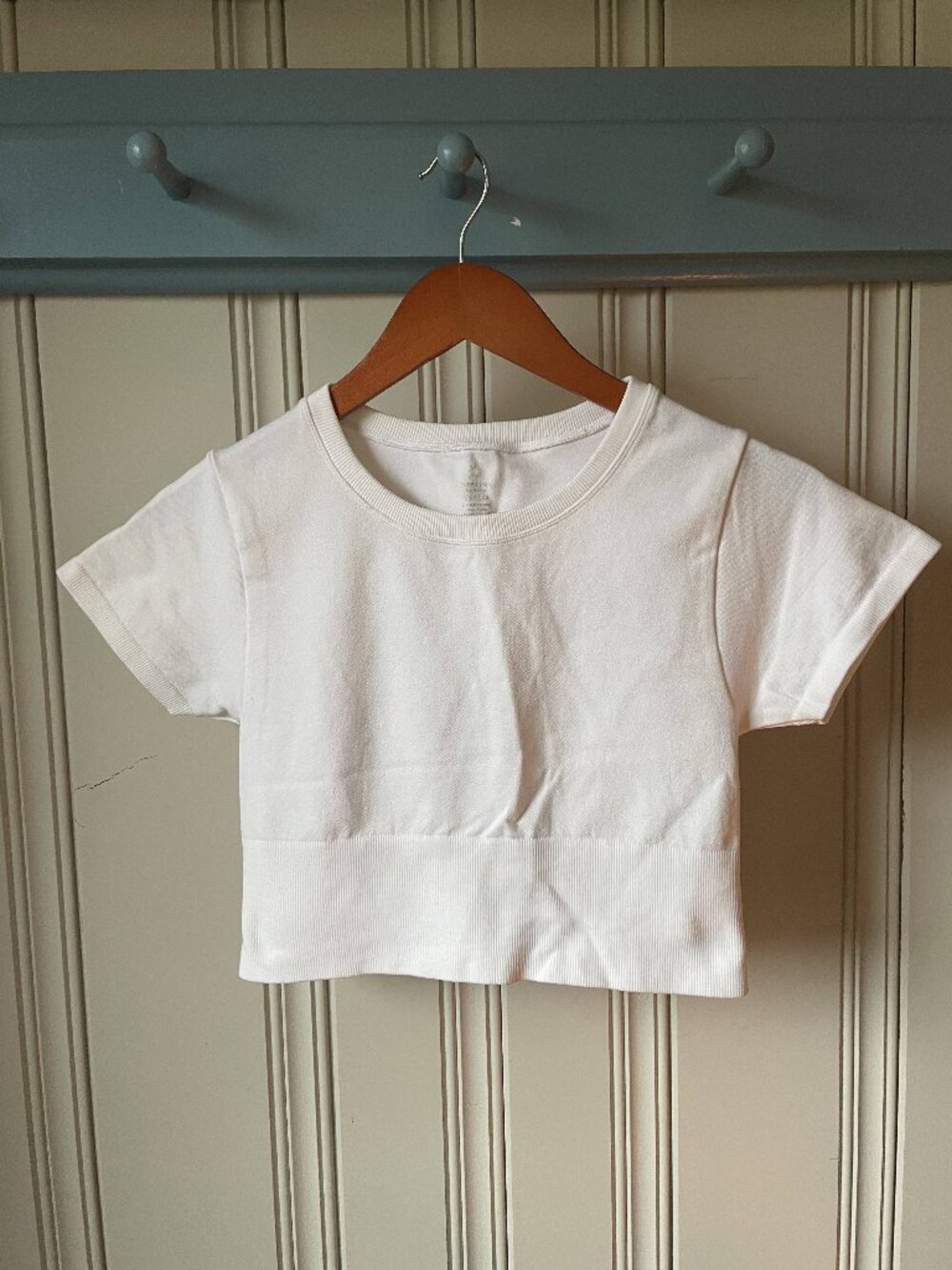 Offline by Aerie White Cropped Seamless Tee Women’s XS Short Sleeve Top